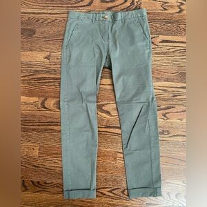 Women’s GAP broke in straight green khaki pants size 0